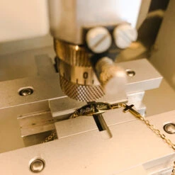 Gourmette Bébé Croix - Or Jaune 18ct -Mikado Soldes Magasin IMG 4784 1 product